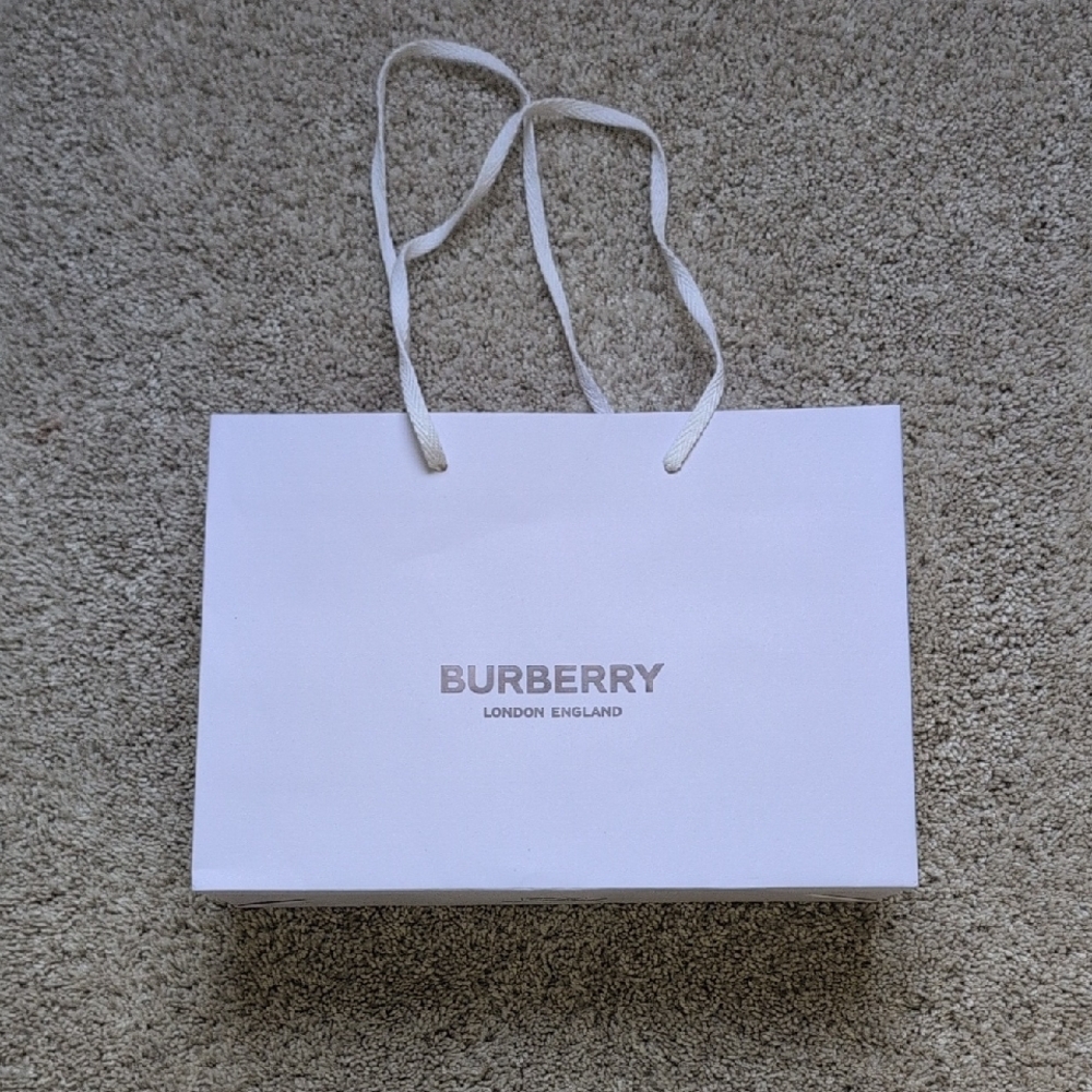 Burberry Classic White Shopping Tote Gift Bag - Small